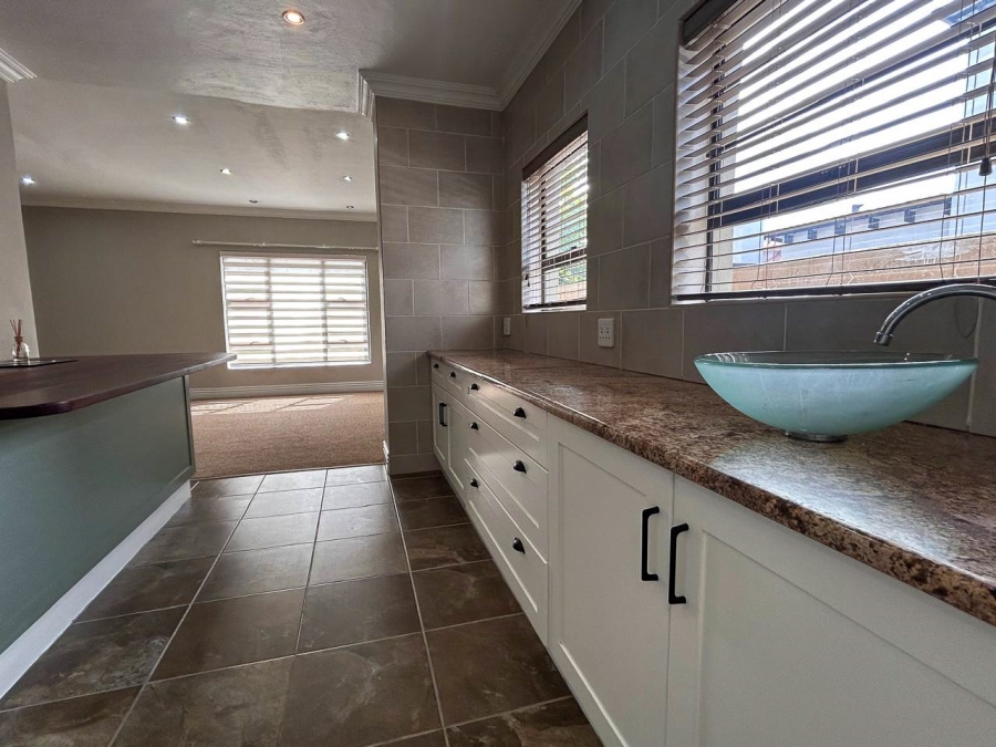 4 Bedroom Property for Sale in Grimbeeck Park North West